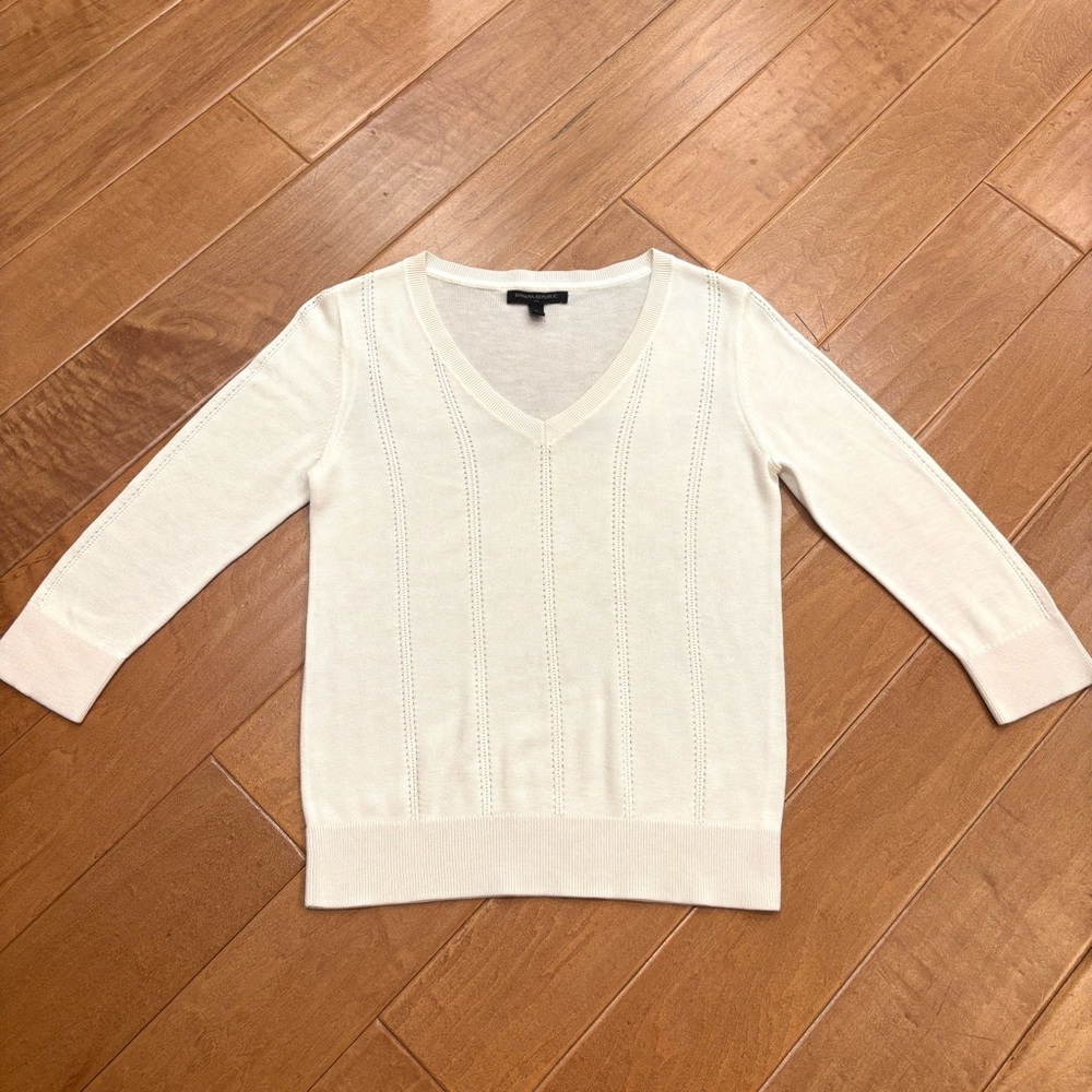 Banana Republic Women’s Lightweight White V-Neck Cotton Sweater 3/4 Sleeve Small